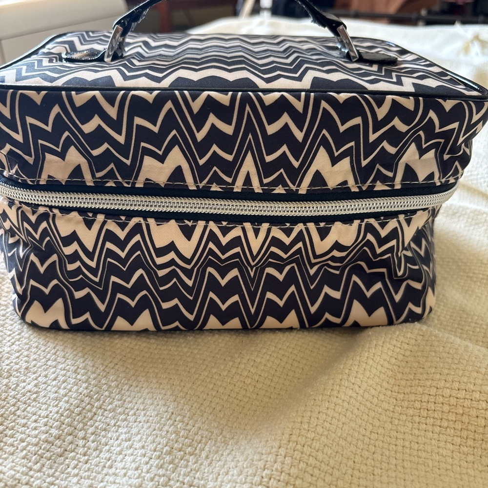 Missoni for Target Famiglia (Black & White Zig Zag) Train Case Cosmetic Tote
